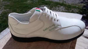 Thomas freut sich über seinen grünen Schriftzug.