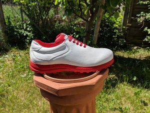 Michis Weißer mit roter Sohle