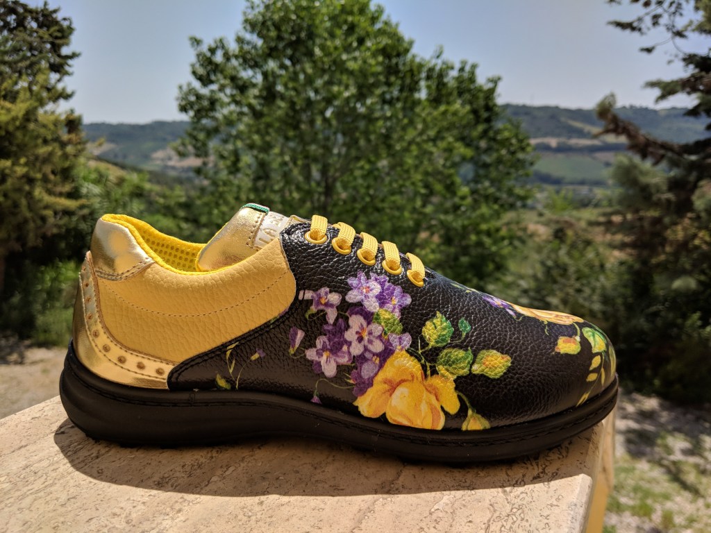 Rose Gelb-Schwarz-Gold, 37