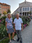 Blumenpracht: Enrico und ich am Gärtnerplatz