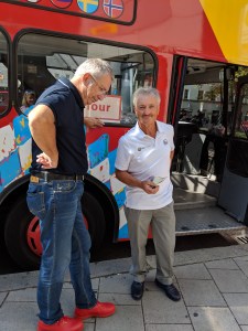 Stadtrundfahrt: Enrico entdeckt München vom Bus-Oberdeck aus.