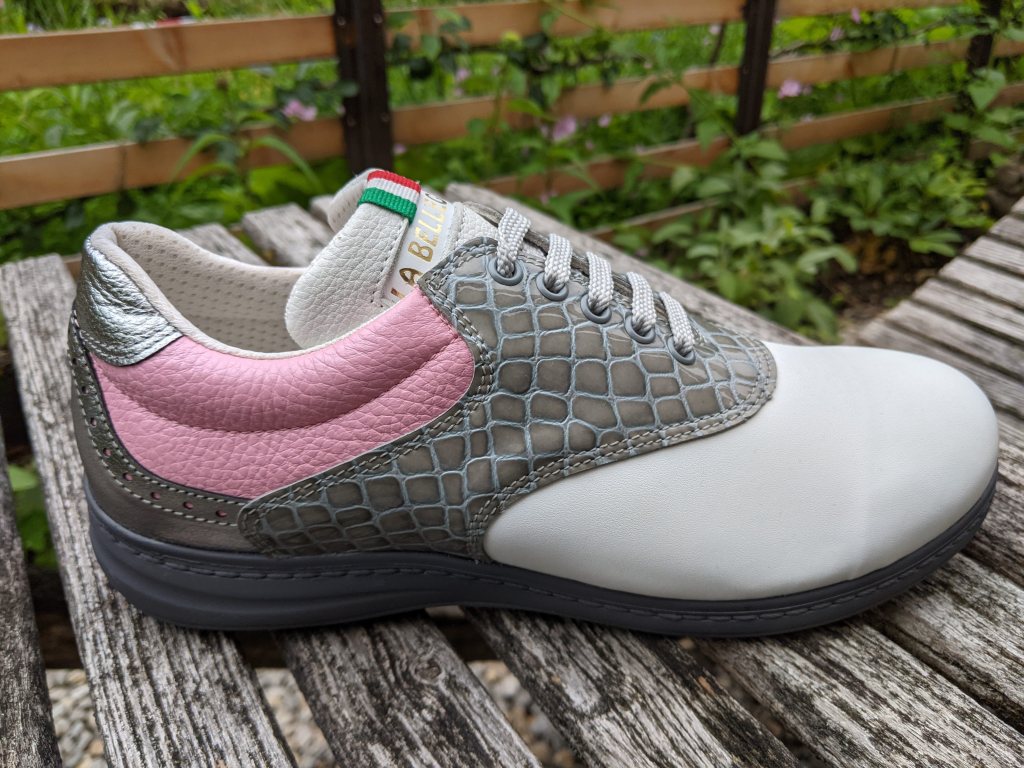 39, Catalina Grau-Cocco mit Rosa